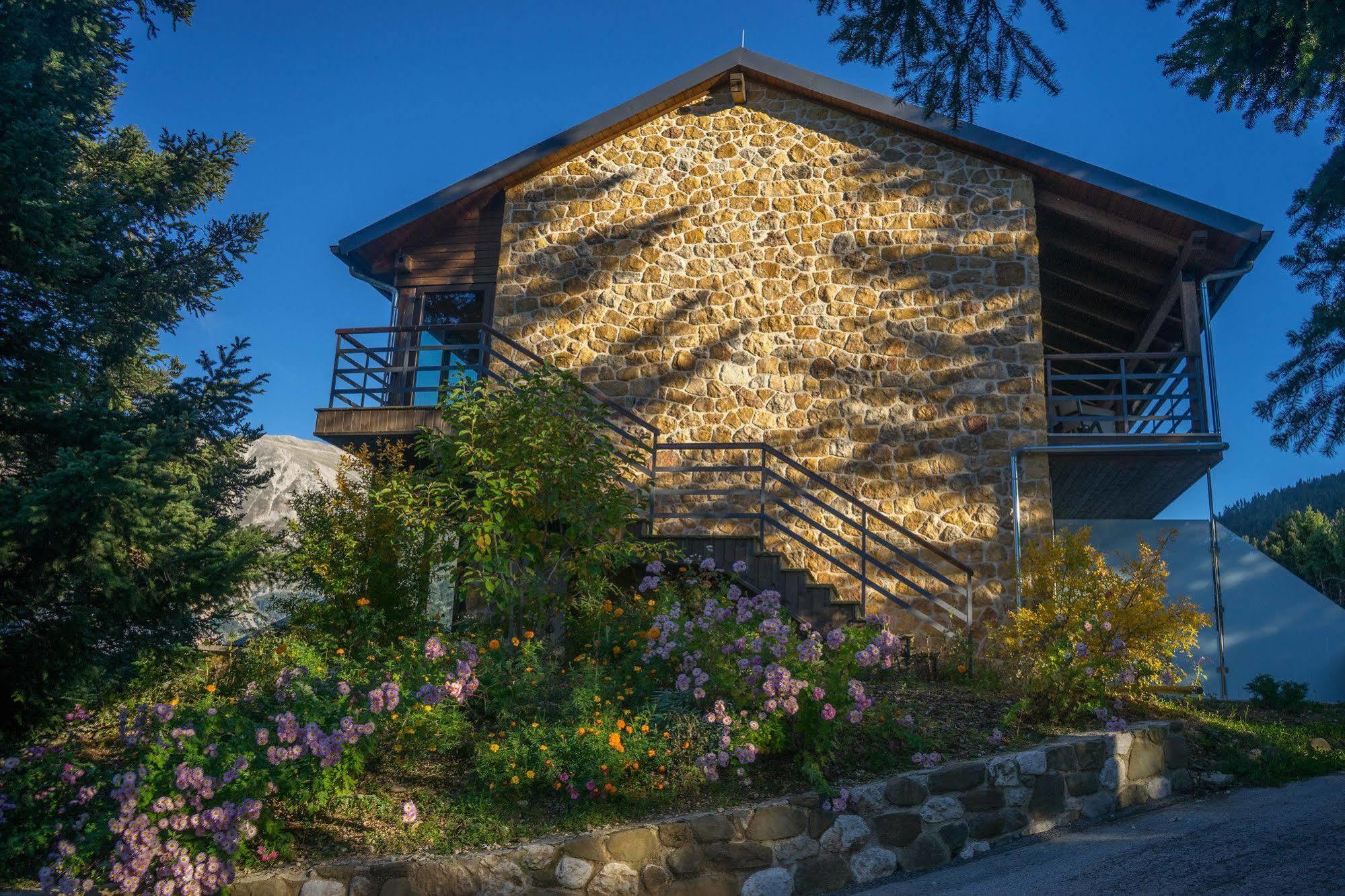 Orizontes Tzoumerkon Hotel Resort Pramanta Bagian luar foto